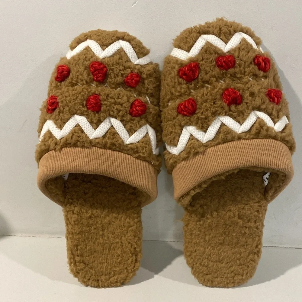 Pottery Barn Gingerbread Plush Slippers Cozy Holiday House Shoes Medium - Picture 2 of 12